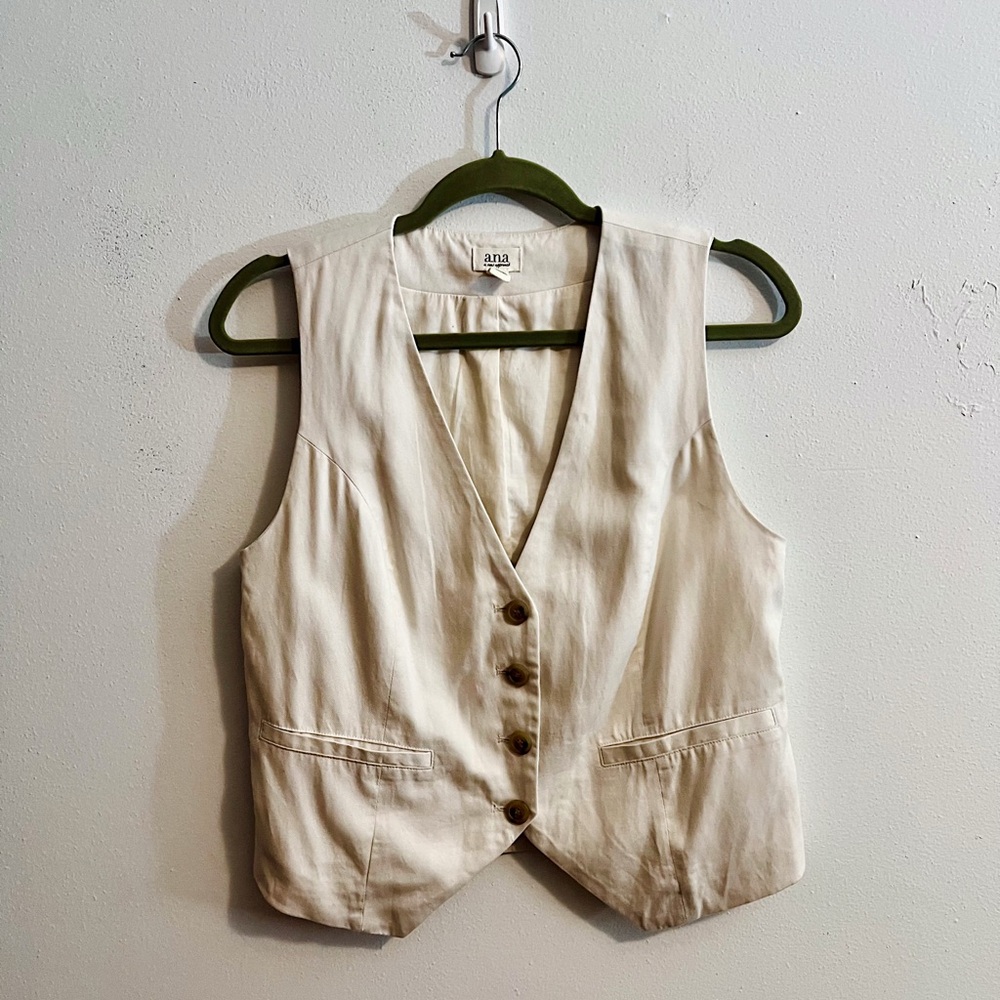 ana button up vest